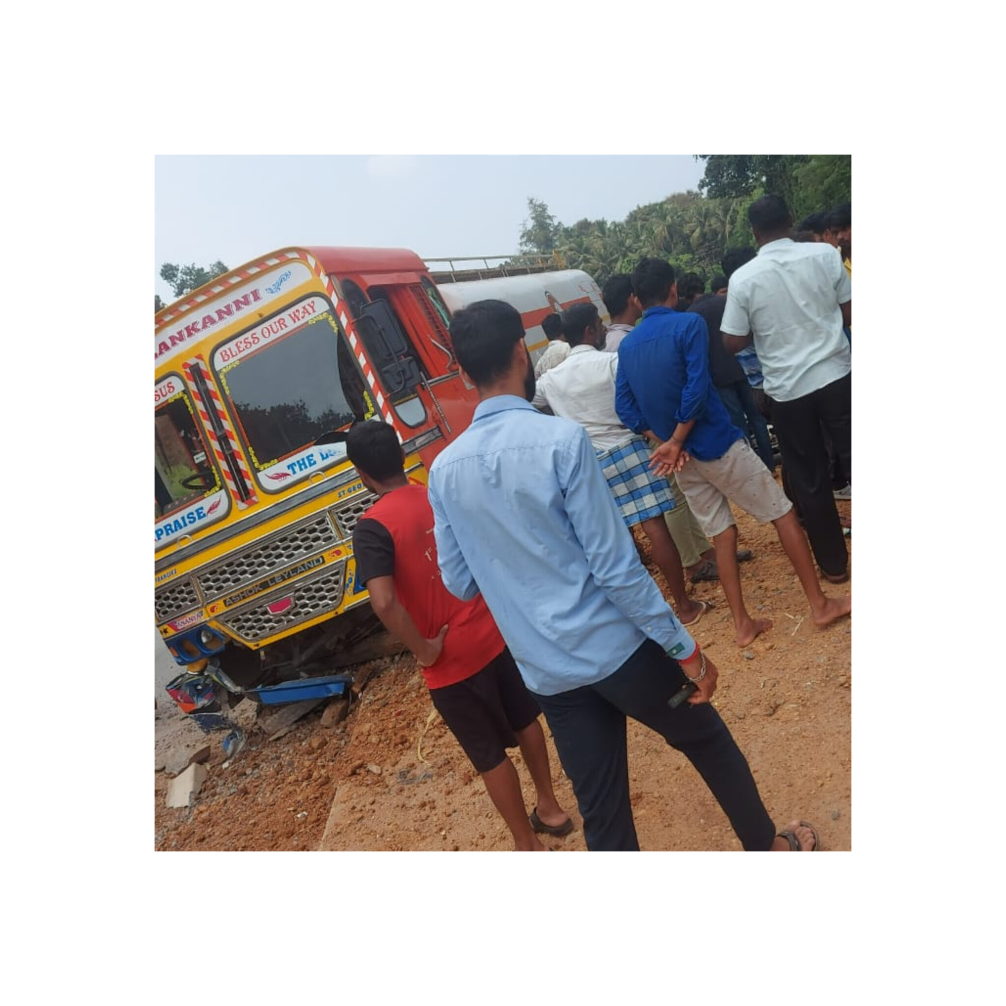 ಉಪ್ಪಿನಂಗಡಿ: ಬೈಕ್‌ಗೆ ಟ್ಯಾಂಕರ್ ಢಿಕ್ಕಿ ವಿದ್ಯಾರ್ಥಿಗಳಿಗೆ ಗಾಯ