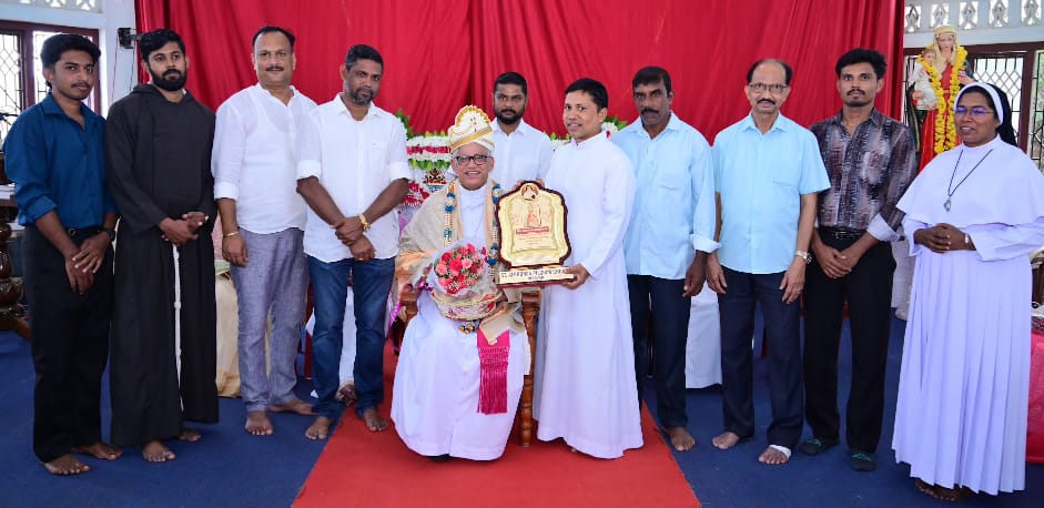 ನೆಲ್ಯಾಡಿ ಸಂತ ಅಲ್ಫೋನ್ಸ ಪುಣ್ಯ ಕ್ಷೇತ್ರದಲ್ಲಿ ವಿಶ್ರಾಂತ ಧರ್ಮಾಧ್ಯಕ್ಷ ಪರಮ ಪೂಜ್ಯ ಲಾರೆನ್ಸ್ ಮುಕ್ಕುಯಿಗೆ ಭಕ್ತಿ ಪೂರ್ವಕ ನುಡಿ ನಮನ