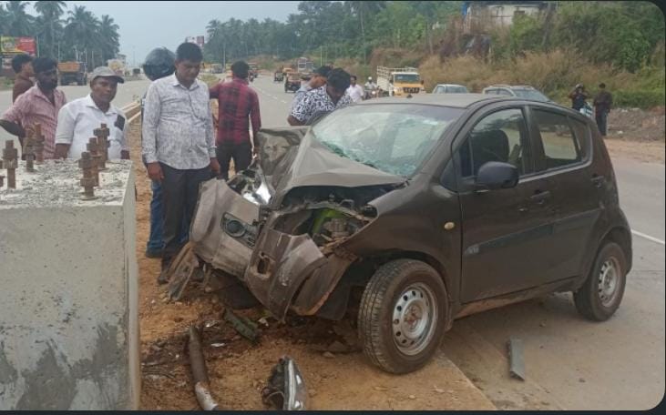 ಮೆಲ್ಕಾರ್: ಚಾಲಕನ ನಿಯಂತ್ರಣ ತಪ್ಪಿ ಕಾರು ಡಿವೈಡರ್‌ಗೆ ಡಿಕ್ಕಿ-ನಾಲ್ವರಿಗೆ ಗಾಯ
